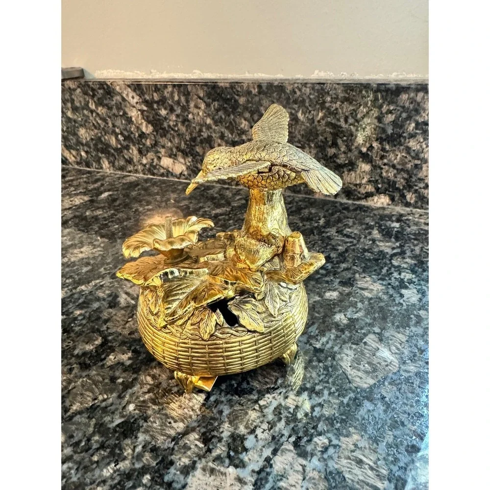 Westland Gold Hummingbird Flower Music‎ Box Vintage Nocturne Japan Basket Base